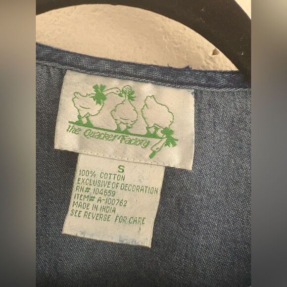 Quacker Factory Denim Beaded Lady Bug long Sleeve Button down Blouse S - Picture 5 of 10